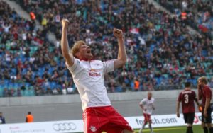 Ein seltenes Bild: Fabian Franke beim Torjubel für RB Leipzig | © GEPA pictures/ Roger Petzsche