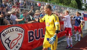 Der zurecht gefeierte Held von Neustrelitz - Fabian Coltorti, Keeper von RB Leipzig | © GEPA pictures/ Roger Petzsche