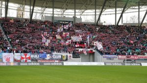 Anflüge von Aufstiegseuphorie - Der Fanblock von RB Leipzig schon vor dem Spiel gegen den SV Wehen Wiesbaden in guter Laune | GEPA Pictures - Roger Petzsche