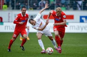 Immer wieder von robusten Attacken des 1.FC Heidenheim aus dem Tritt bringen lassen | GEPA Pictures - Oliver Lerch