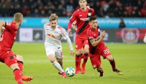 Bayer schaffte es gegen RB immer wieder, in Ballnähe in Überzahl zu agieren. | GEPA Pictures - Sven Sonntag