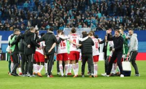 Lange gezittert, aber am Ende jubelt RB Leipzig doch über das Erreichen des Viertelfinales. | GEPA Pictures - Roger Petzsche